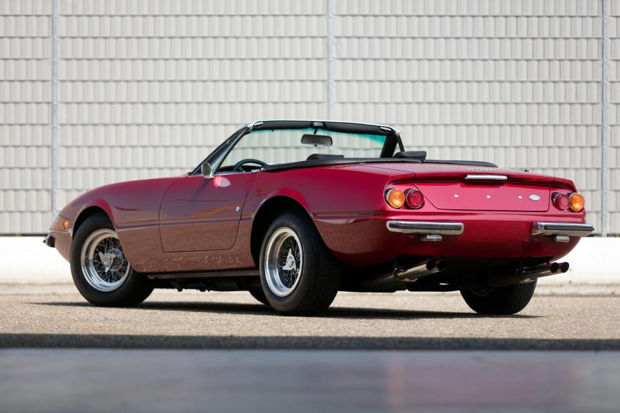  Ferrari 365 GTS/4 Daytona 1971 года  (фото 27 из 32)